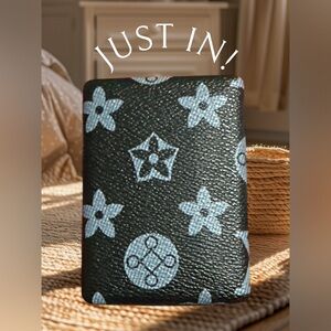 Brand new compact mirror